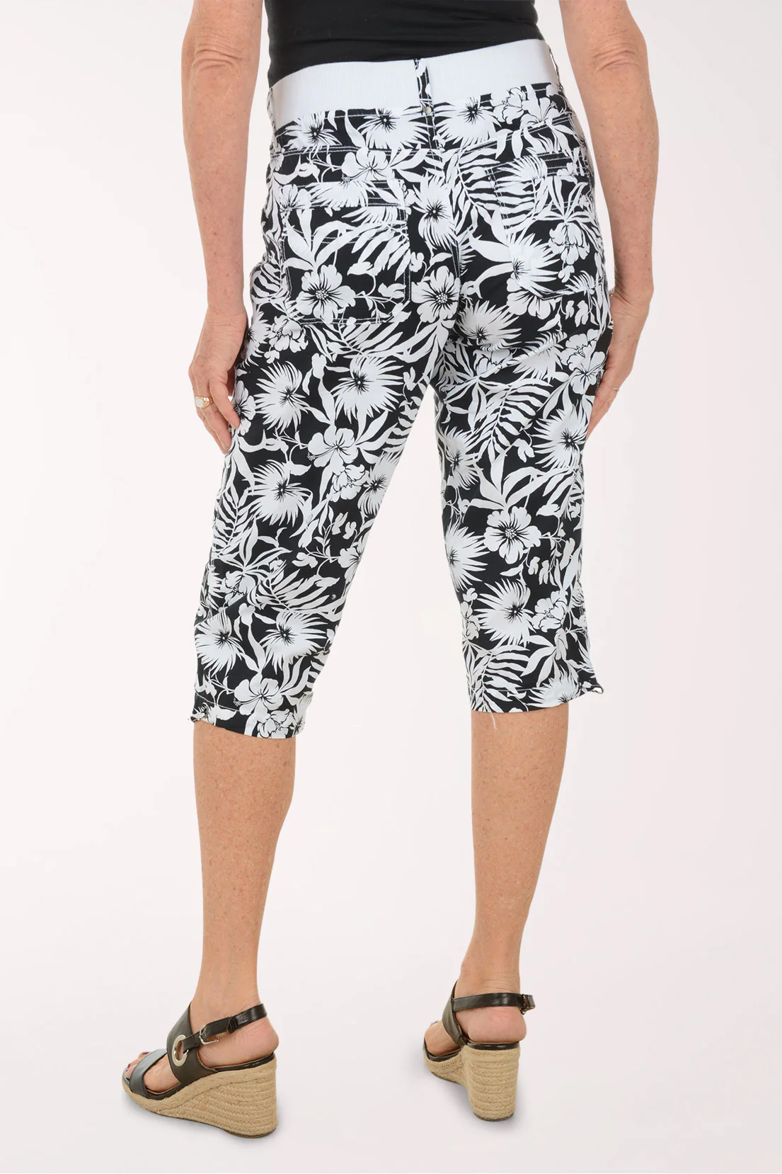 Palmetto Valerie Cotton Poplin Capri Pant - Image 3