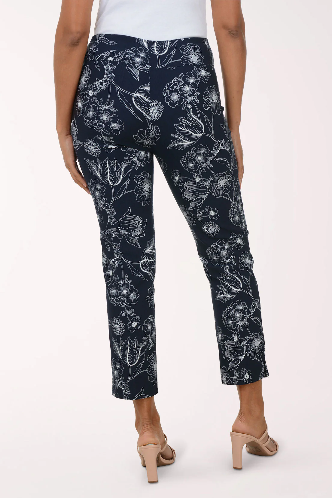 Etched Floral Pull-On Ankle Pant - Image 4