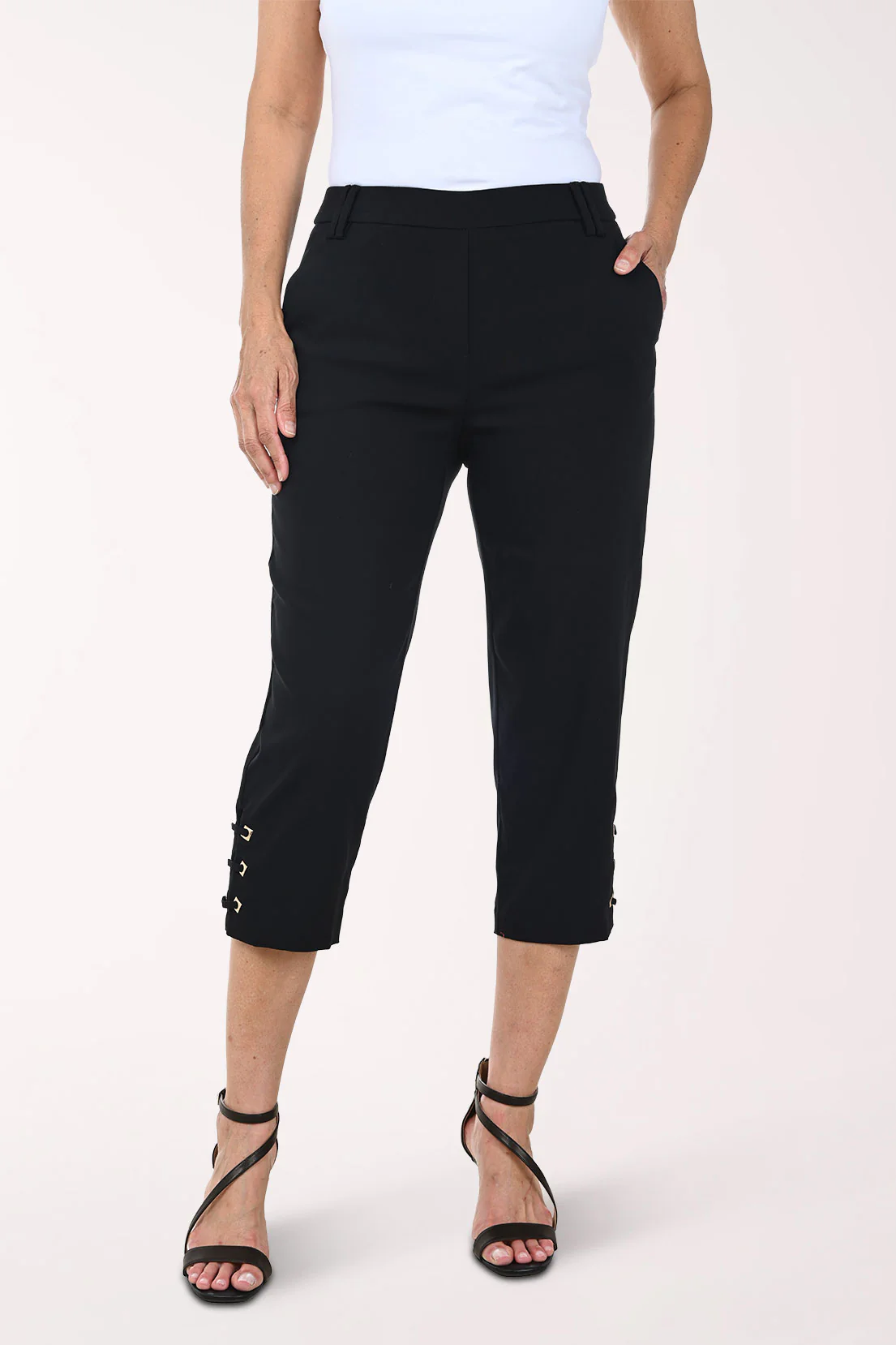 Diamond Grommet Lattice Capri Pant