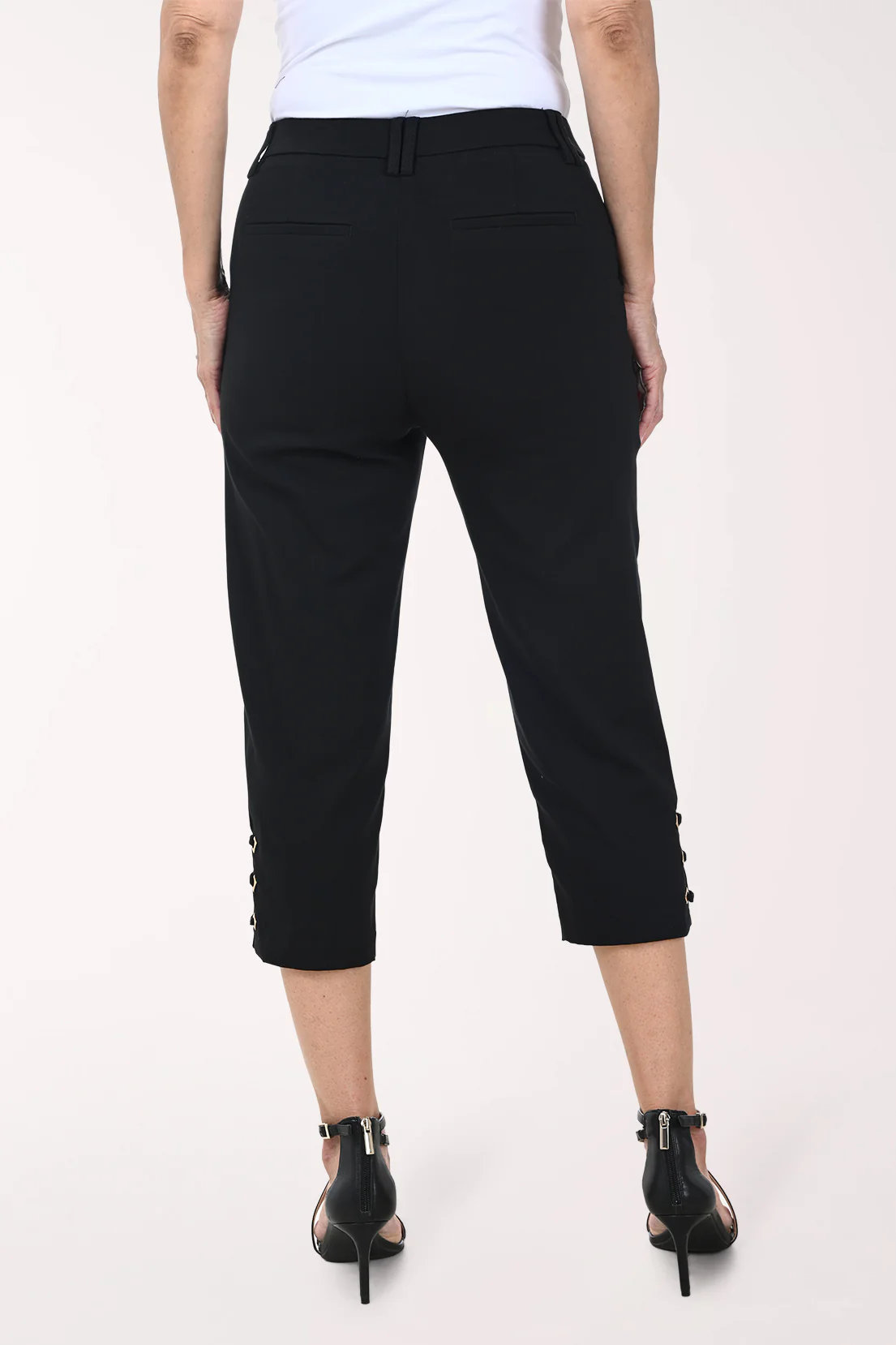 Diamond Grommet Lattice Capri Pant - Image 4