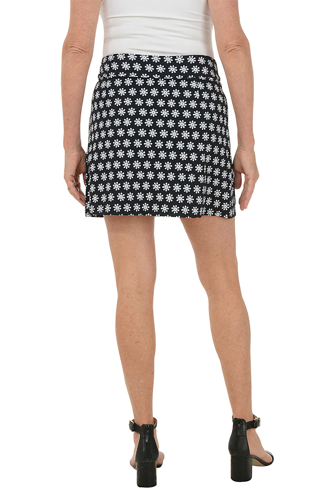 Black Ditsy Daisy Cooling UPF50+ Double Pocket Skort - Image 3