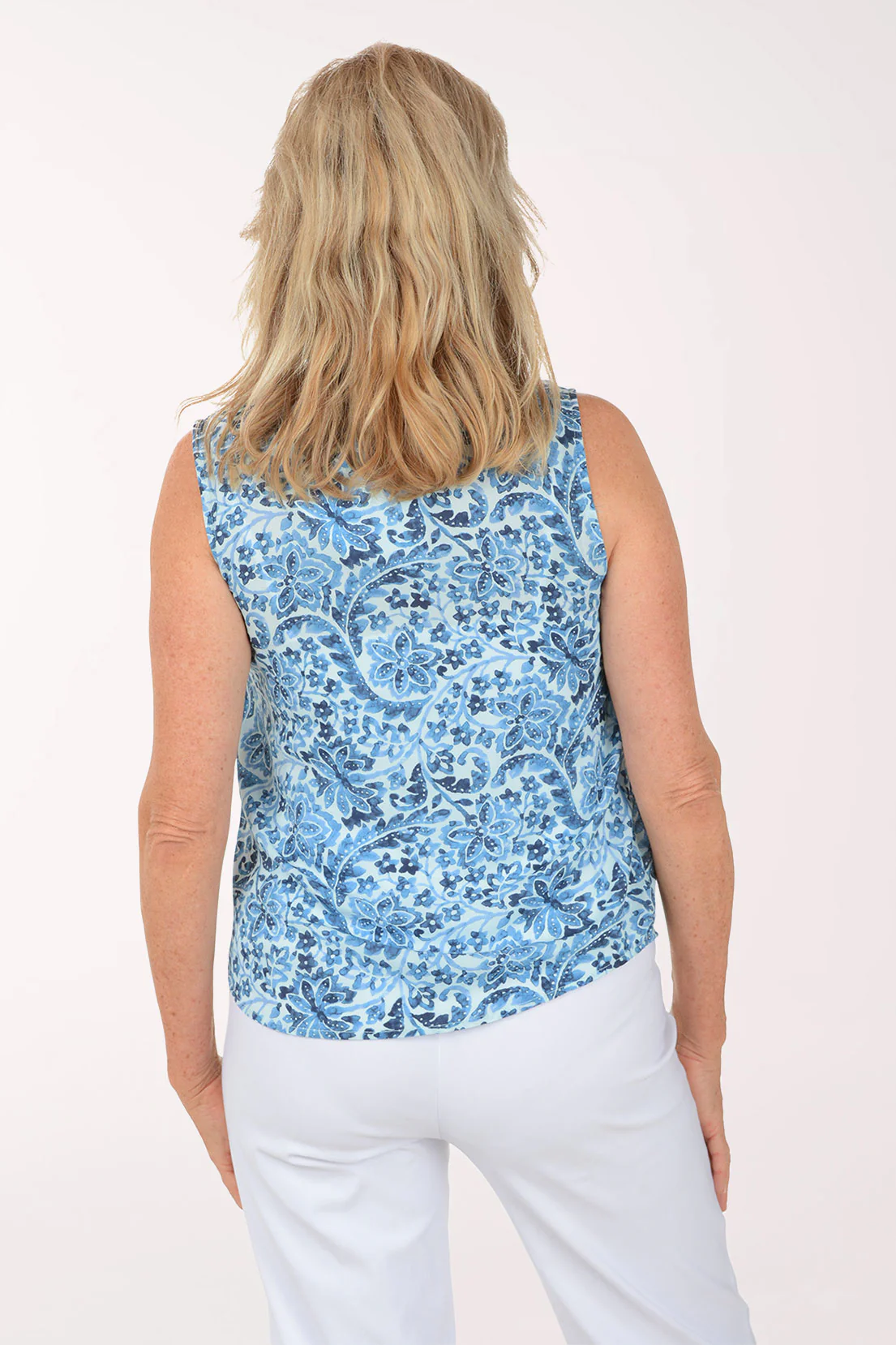Blue Paisley Pleated Sleeveless Blouse - Image 3